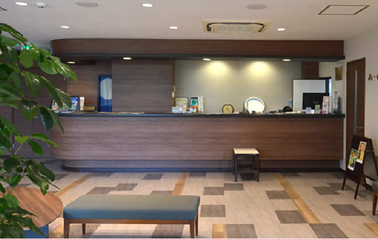 Lobby & Front Desk